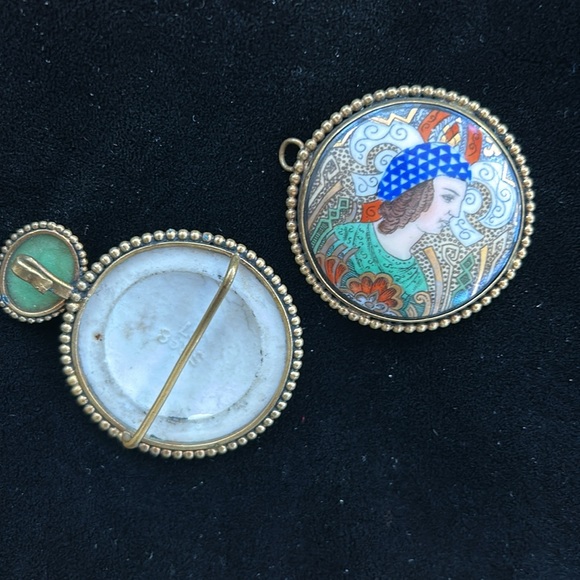 Antique porcelain 2-pc buckle with scarab fastener - Picture 2 of 3